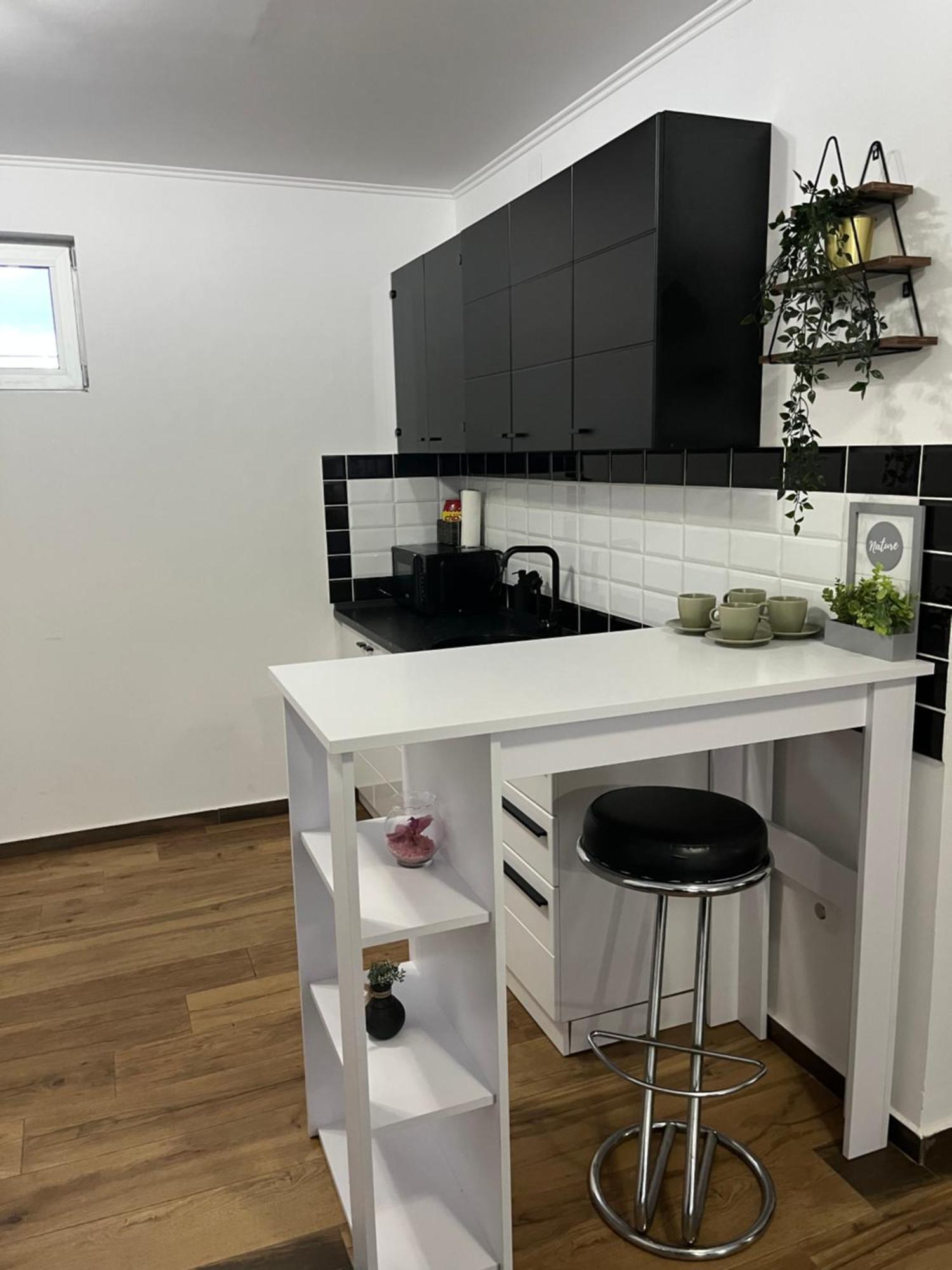 Airport Sky Apartments Lux Belgrado Buitenkant foto