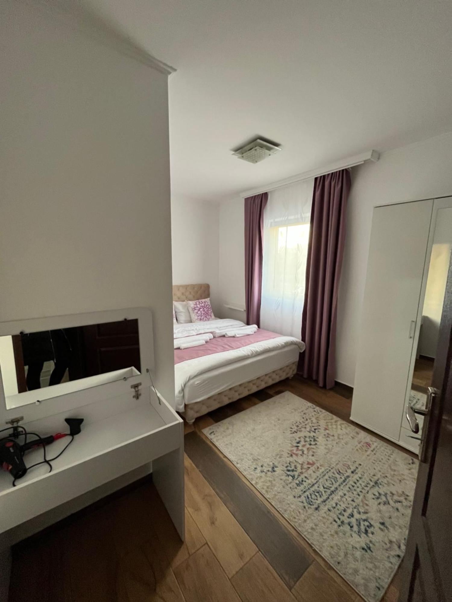 Airport Sky Apartments Lux Belgrado Buitenkant foto