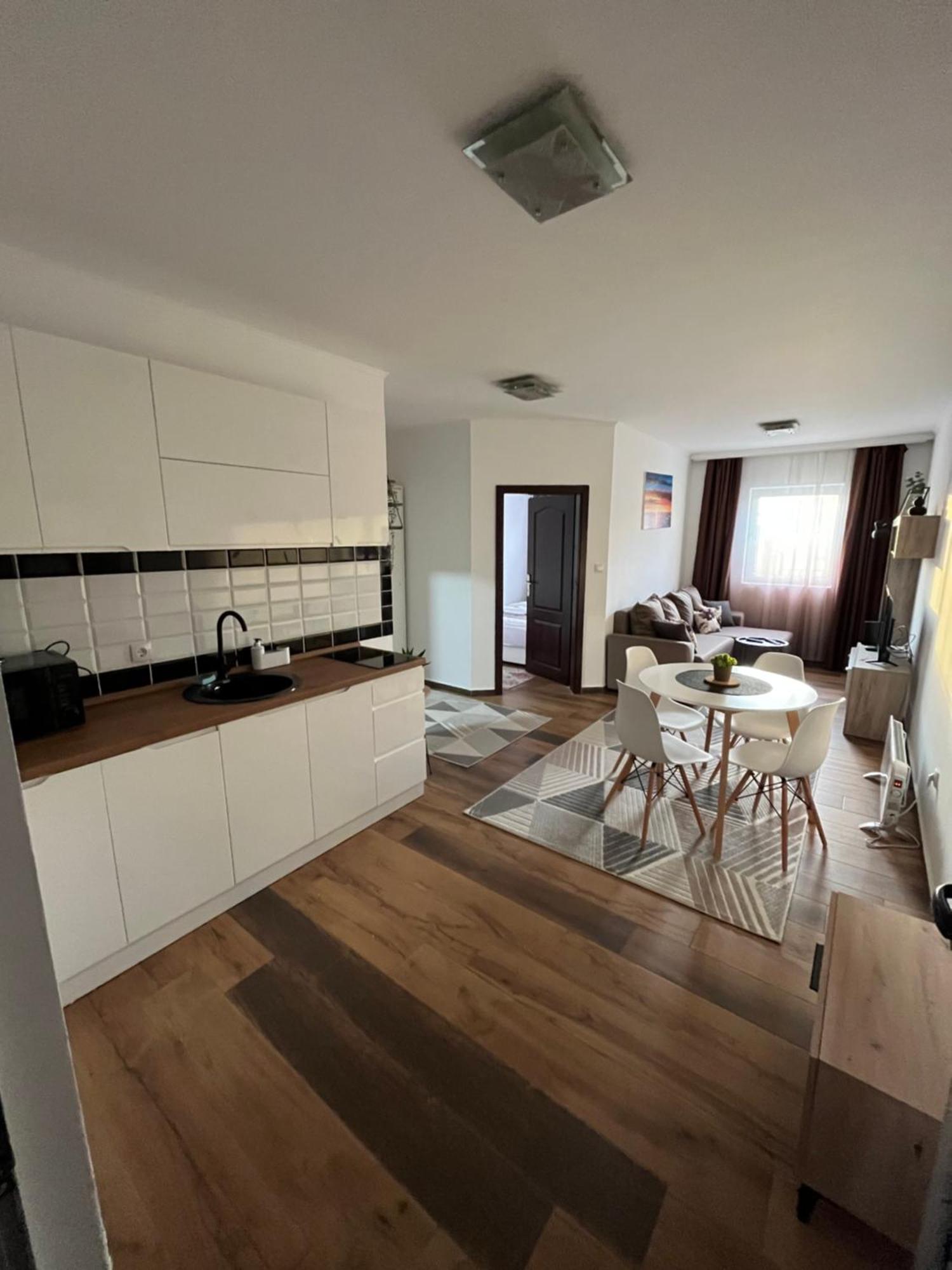 Airport Sky Apartments Lux Belgrado Buitenkant foto