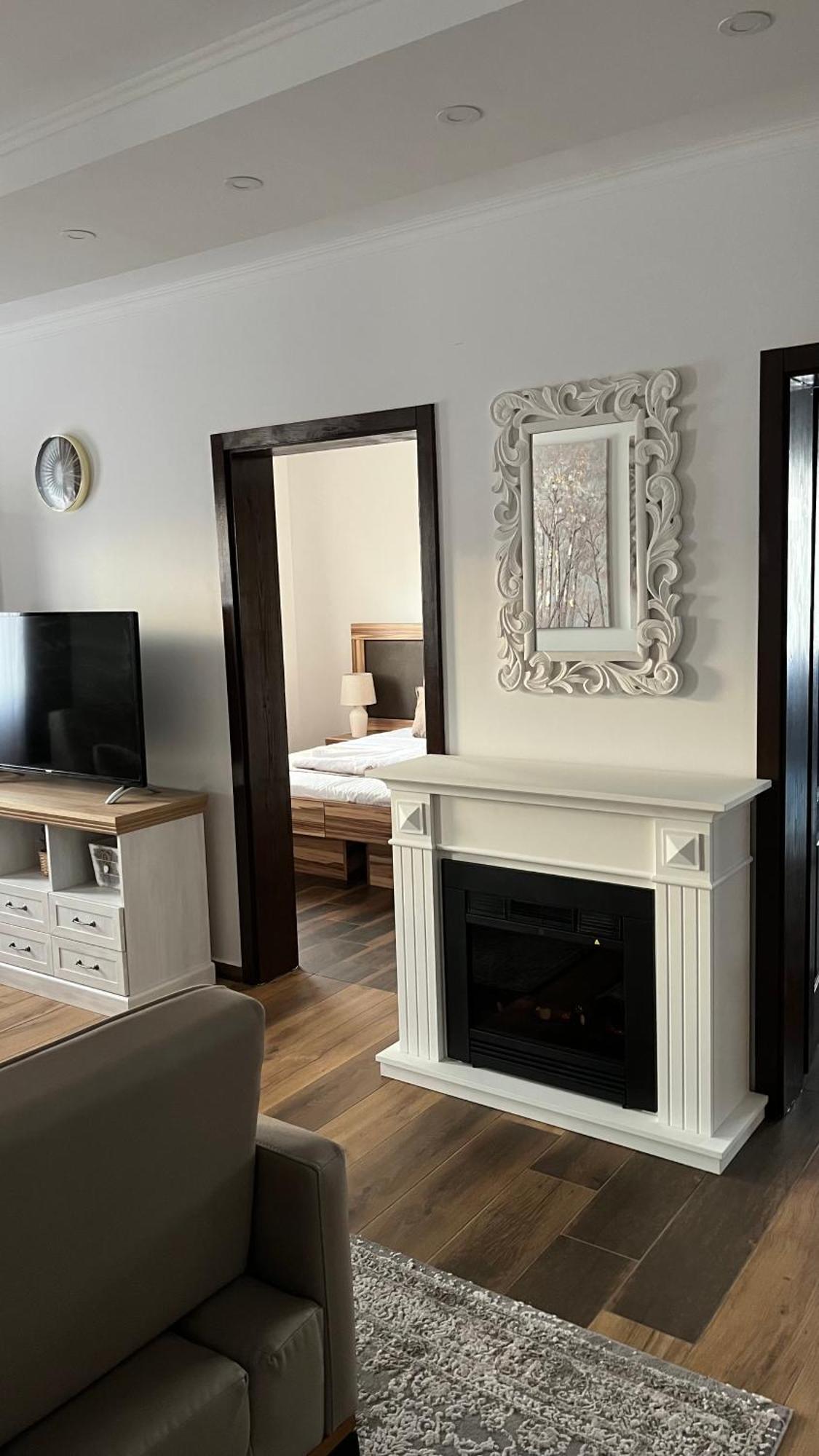 Airport Sky Apartments Lux Belgrado Buitenkant foto