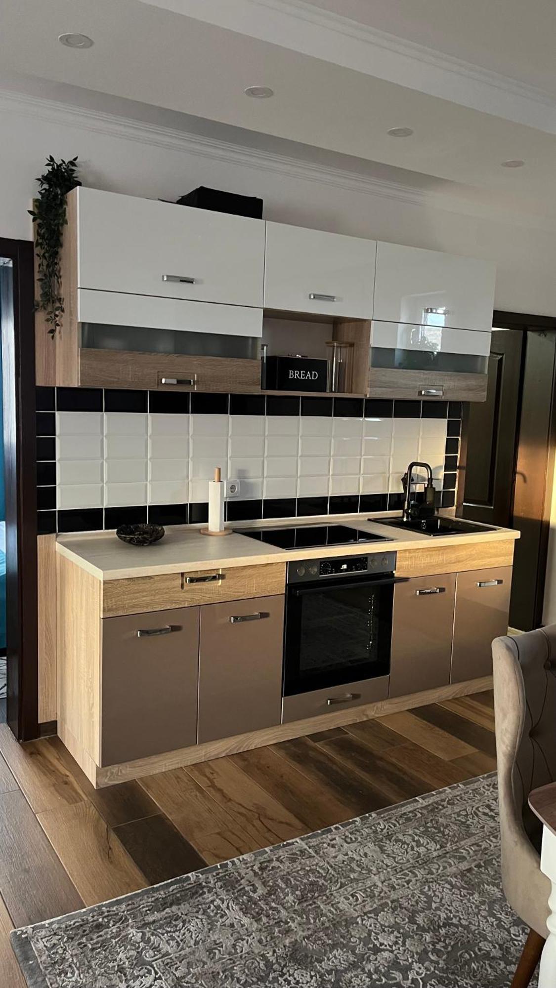 Airport Sky Apartments Lux Belgrado Buitenkant foto